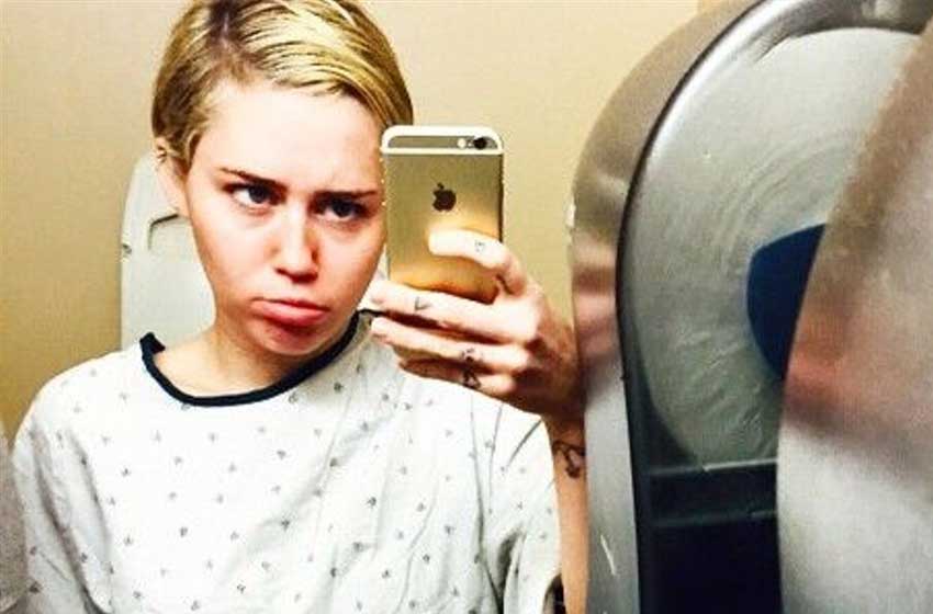  Miley Cyrus’s Selfie in a Hospital Left Fans Speculating