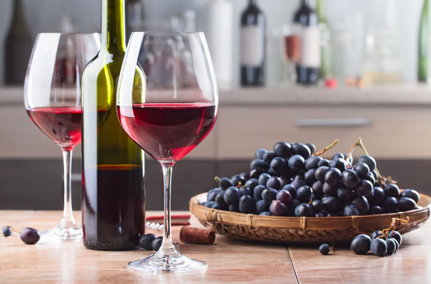  5 SURPRISING BENEFITS OF DRINKING RED WINE