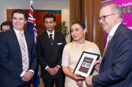 Rani Mukerji Unveils Yash Chopra Stamp in Australian Parliament